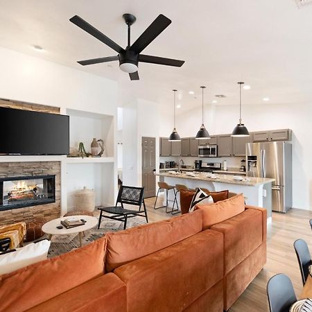 Alana House - Pool, Hot Tub, Bbq, Fire Pit And Walk To Hikes! Home جوشوا تري المظهر الخارجي الصورة